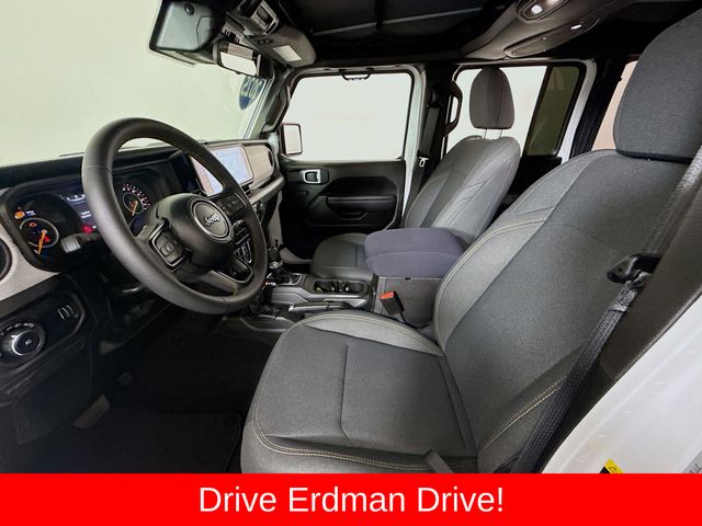 Used 2025 Jeep Wrangler SUV