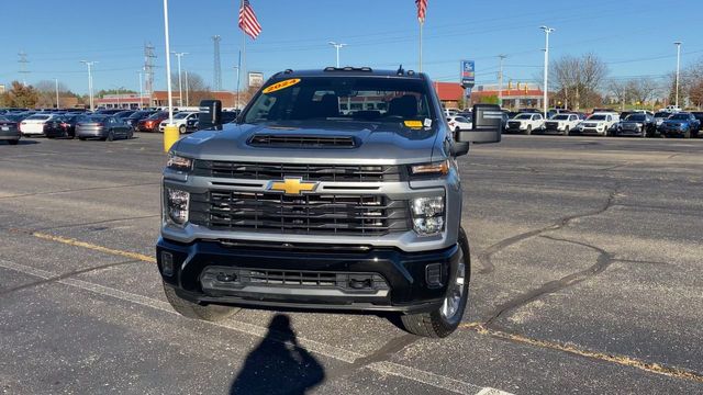 2024 Chevrolet Silverado 2500HD Custom 3