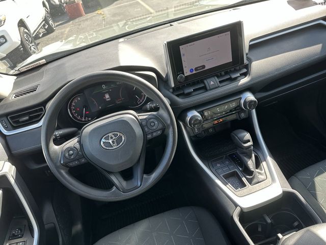 2023 Toyota RAV4 XLE 16