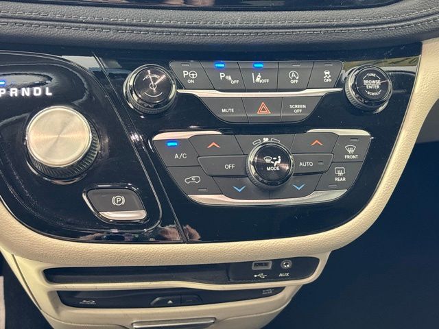 Used 2019 Chrysler Pacifica Van