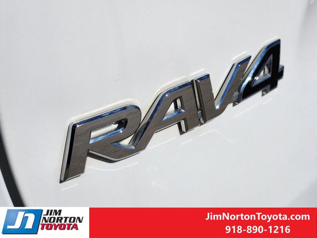 2021 Toyota RAV4 Hybrid LE 13