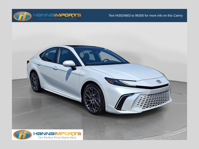 White (Wind Chill Pearl) 2025 Toyota Camry Sedan Front-Wheel Drive Continuously Variable Transmission