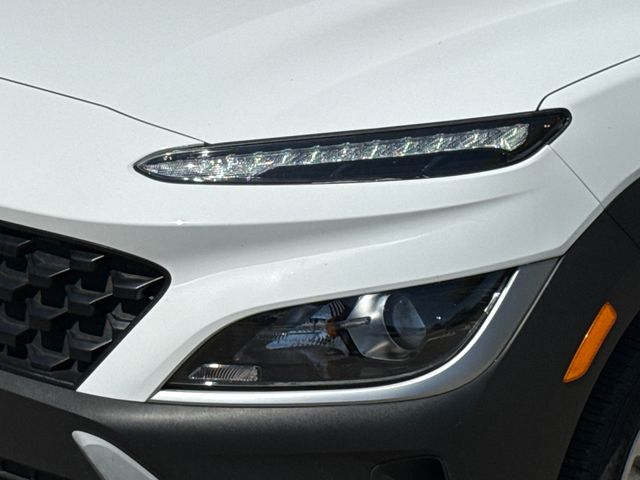 Used 2023 White Hyundai SEL image 4