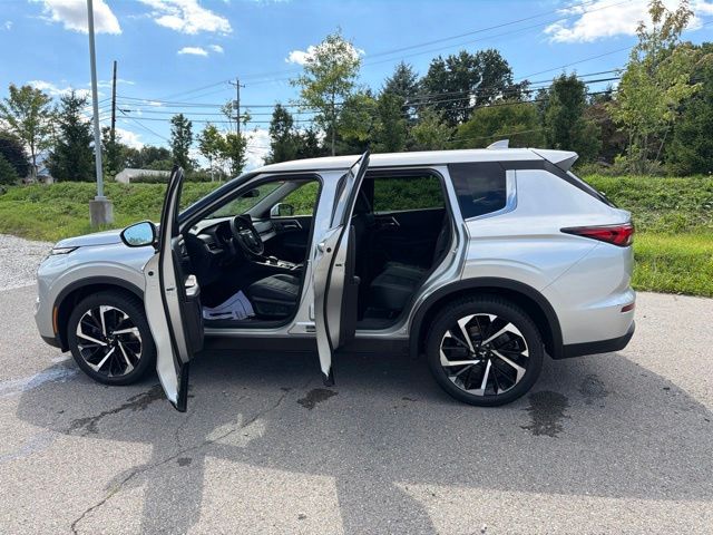 2022 Mitsubishi Outlander SE Silver at Honda North