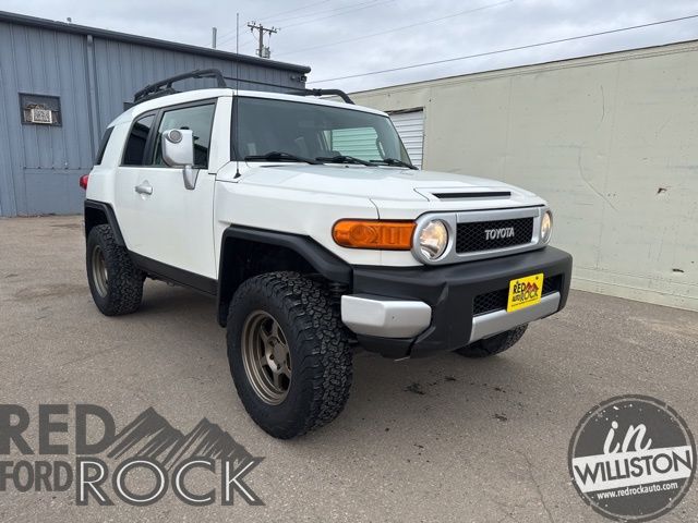 Iceberg 2011 Toyota FJ Cruiser 4WD SUV / Crossover Four-Wheel Drive 6-Speed Manual