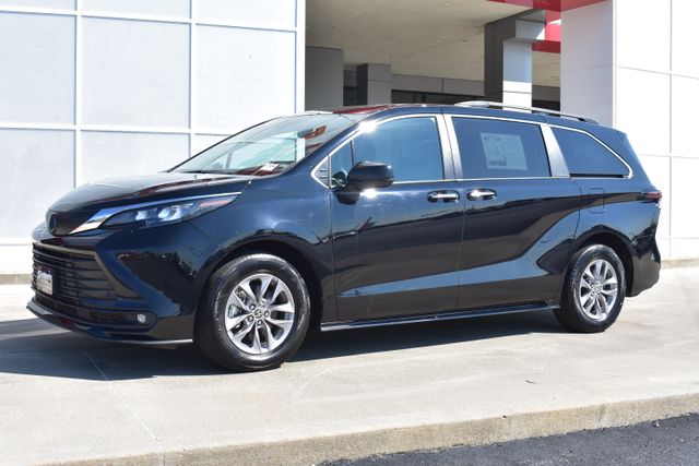 Used 2025 Toyota Sienna Van