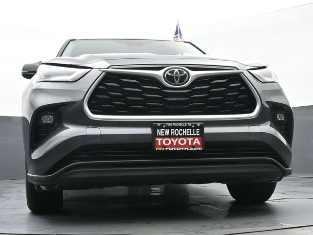 2021 Toyota Highlander XLE 42