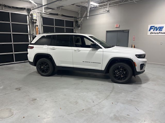 2025 Jeep Grand Cherokee Altitude X 4WD