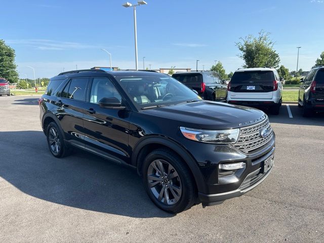  2022 Ford Explorer XLT AWD   