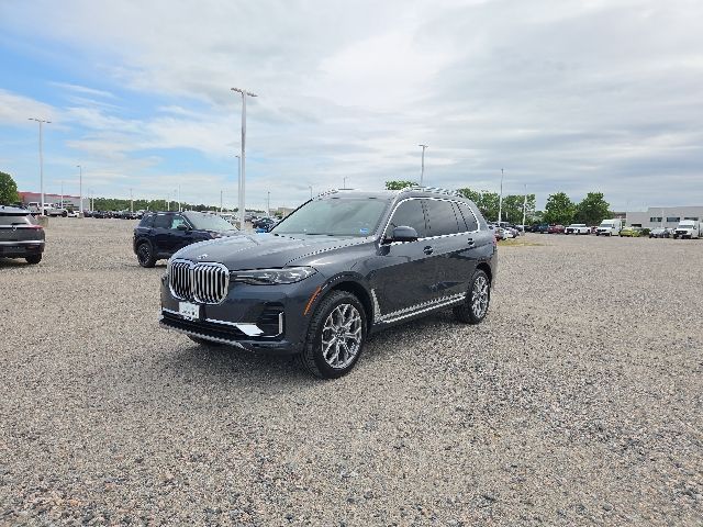 2020 BMW X7 xDrive40i's photo