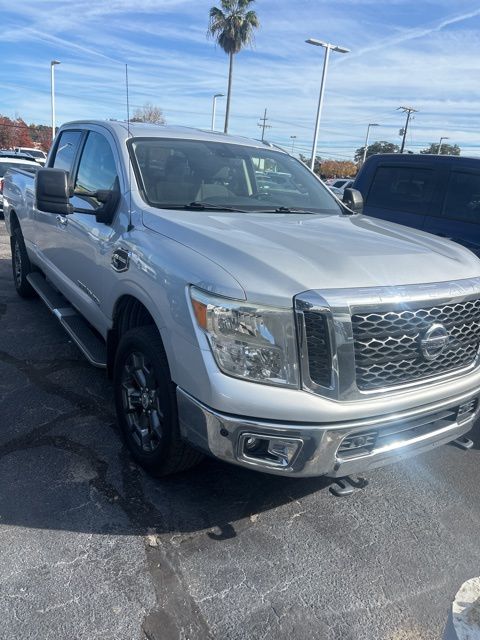 2017 Nissan Titan XD SV 8