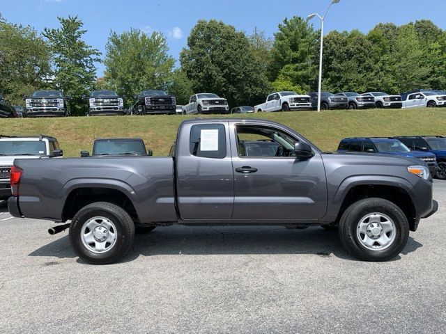 2022 Toyota Tacoma SR 8