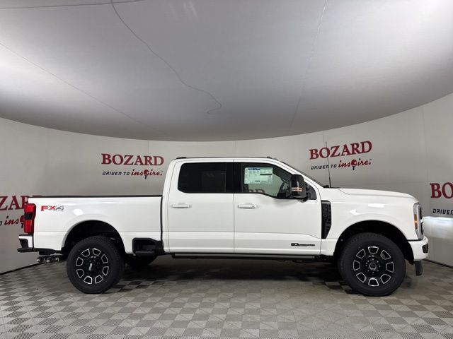 2025 Star White Metallic Tri-Coat Ford Super Duty F-350 SRW Platinum 4X4 Truck