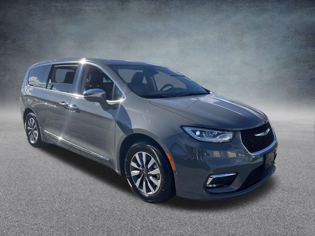 2022 Chrysler Pacifica Hybrid Limited 4