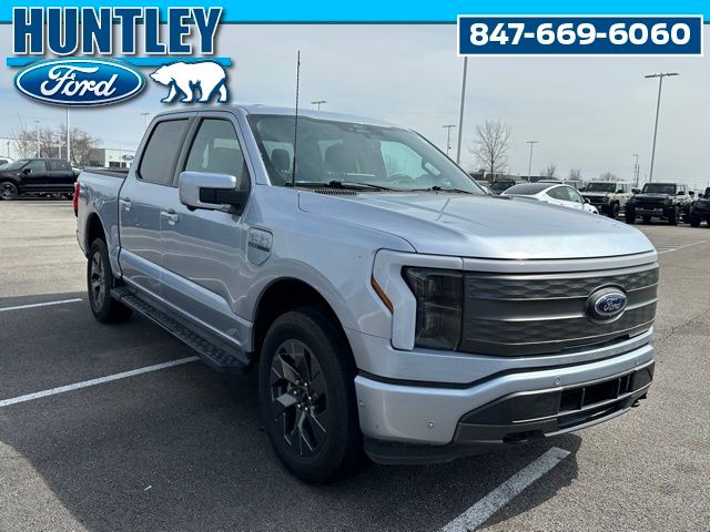 View vehicle photo 3