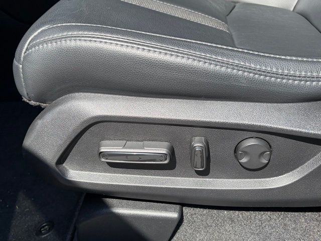 used 2025 Honda Pilot car, priced at $43,895