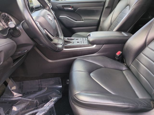 used 2022 Toyota Highlander car, priced at $32,771