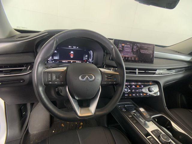 2023 INFINITI QX60 LUXE 40