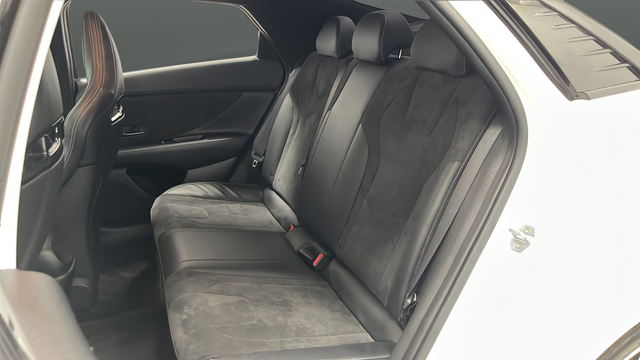 Used 2022 Ceramic White Hyundai Base image 23