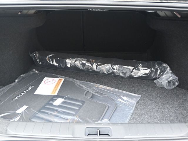 2025 Nissan Sentra SR - Photo 34