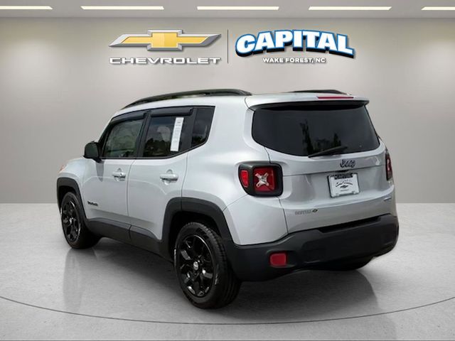 Used 2015 Silver Jeep Latitude image 3