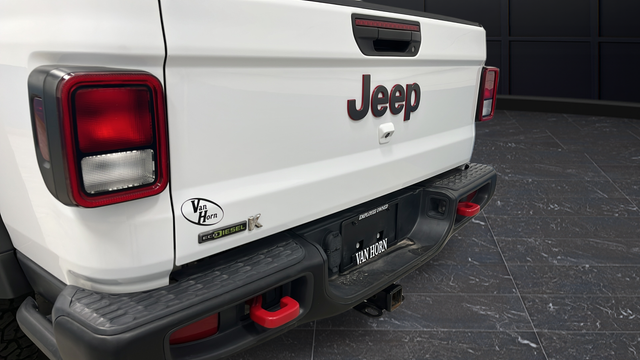Used 2021 Bright White Clearcoat Jeep Rubicon image 33