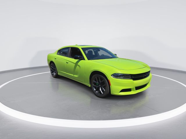 Used 2023 Green Dodge SXT image 2