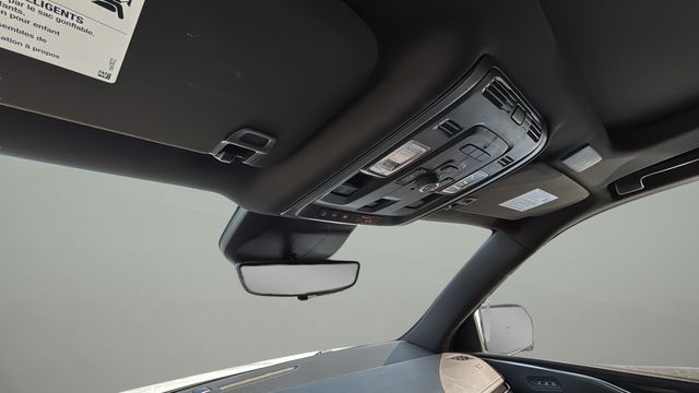 Used 2022 White Cadillac Sport image 28