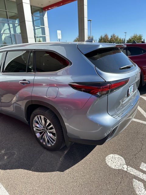 2024 Toyota Highlander Platinum 10