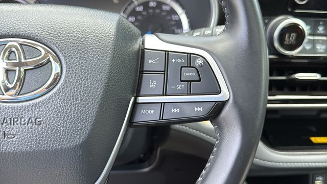 Used 2024 Toyota Highlander Hybrid SUV