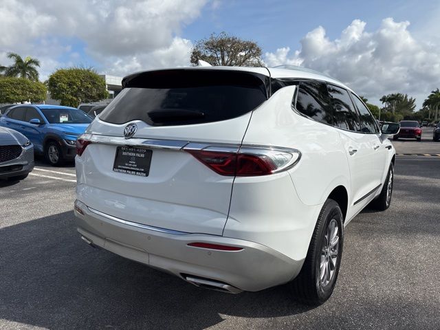 2022 Buick Enclave Essence 8