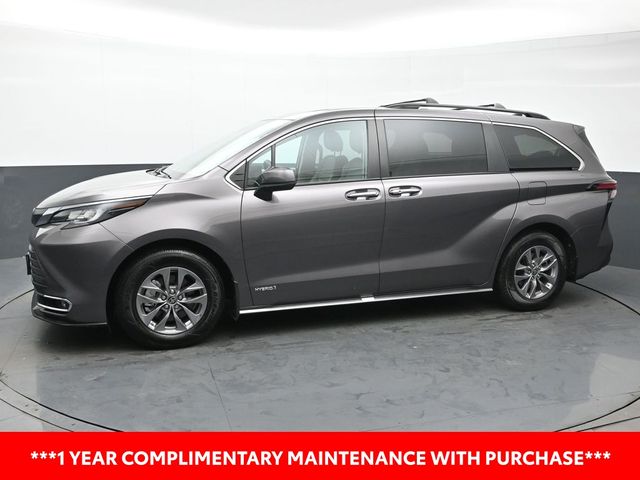 2021 Toyota Sienna XLE 2