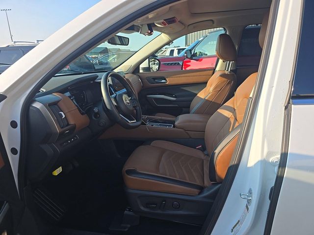 Used 2025 Nissan Pathfinder SUV