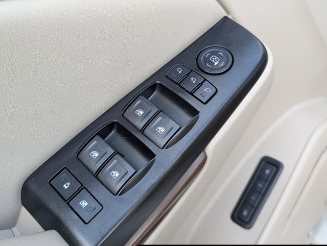2020 GMC Yukon XL Denali - 10