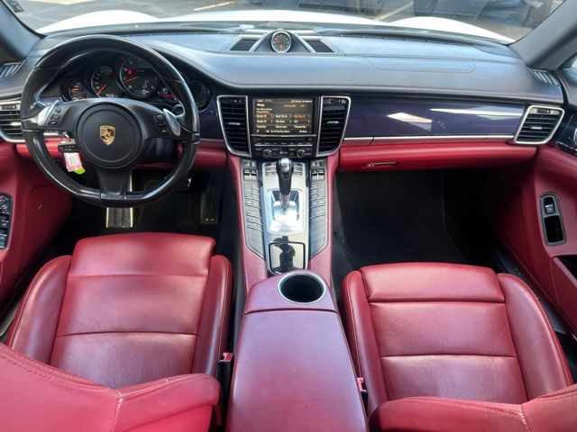 2016 Porsche Panamera 4