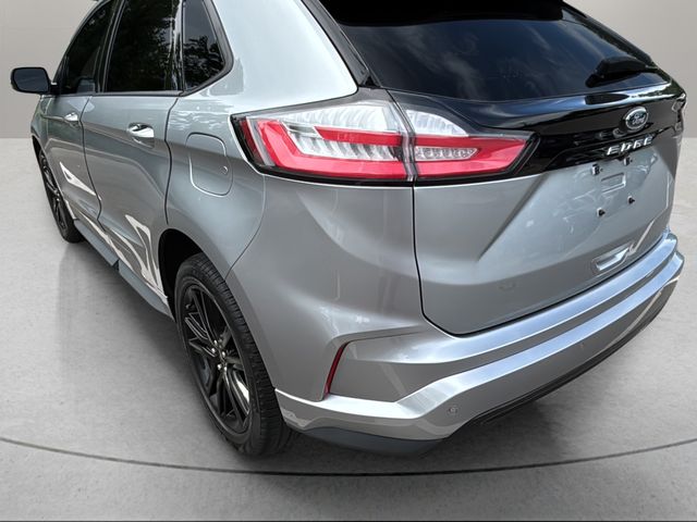 Used 2023 Silver Ford ST Line image 10