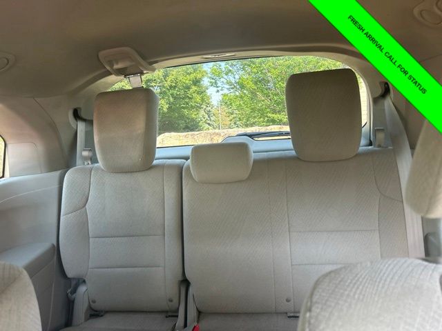 Used 2016 White Diamond Pearl Honda EX image 15