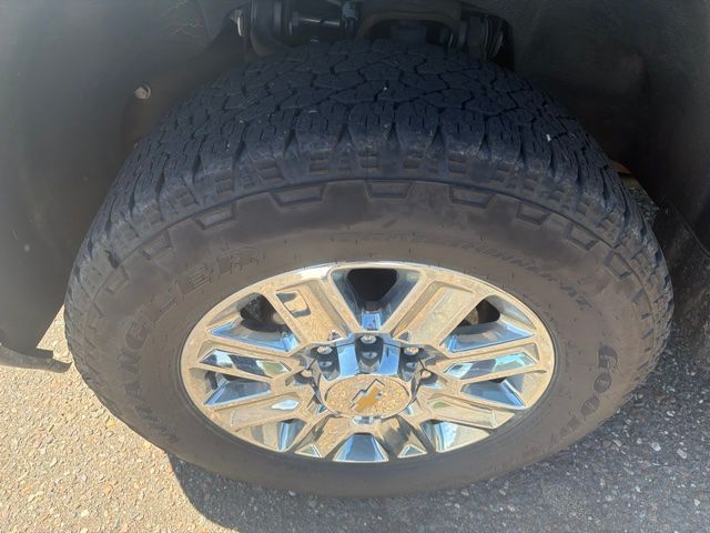 2024 Iridescent Pearl Tricoat Chevrolet Silverado 2500HD High Country 4X4 Truck