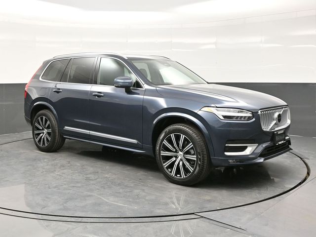 2025 Volvo XC90 B5 Core photo