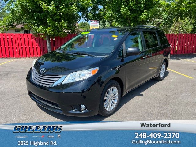Midnight Black Metallic 2017 Toyota Sienna Minivan Front-Wheel Drive 8-Speed Automatic