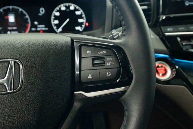 Used 2025 Honda Odyssey Van