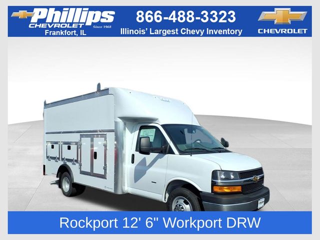 Summit White 2026 Chevrolet Express Chassis 3500 Cutaway 159 Van Rear-Wheel Drive 8-Speed Automatic