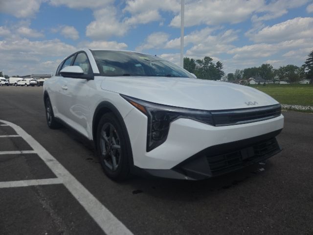 Snow White Pearl 2025 Kia K4 LXS FWD Sedan Front-Wheel Drive Continuously Variable Transmission