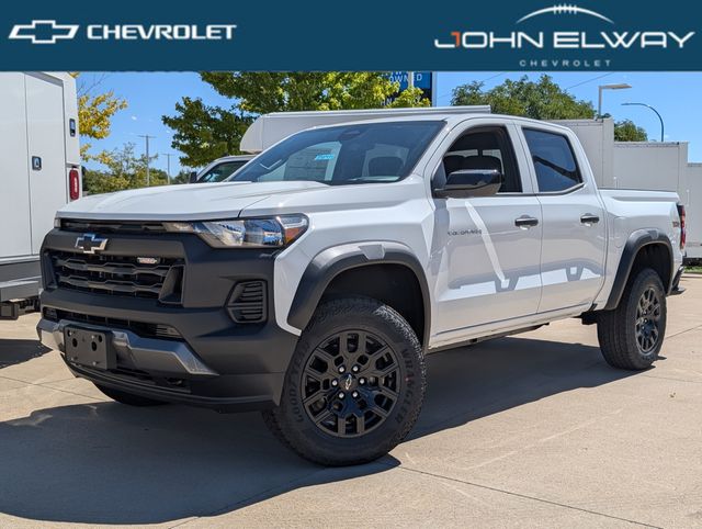 Summit White 2026 Chevrolet Colorado Pickup Truck Four-Wheel Drive 8-Speed Automatic