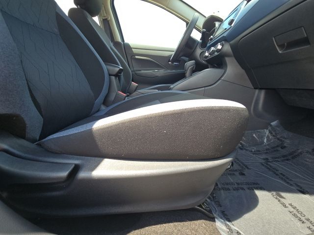 2025 Nissan Versa 1.6 SV:B02429