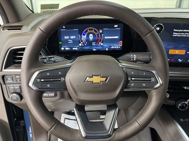2025 Chevrolet Suburban LT photo