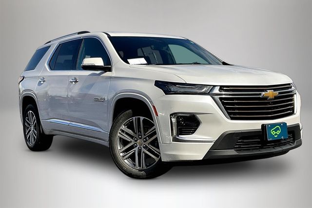 White (Iridescent Pearl Tricoat) 2023 Chevrolet Traverse High Country AWD SUV / Crossover Four-Wheel Drive 9-Speed Automatic