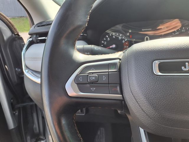 Used 2022 Silver Jeep Limited image 17