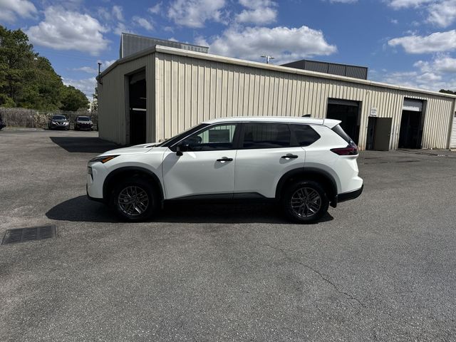 Used 2026 White/off-white Nissan S image 8