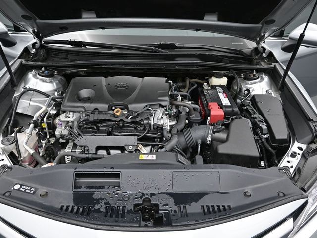 2018 Toyota Camry XLE 16